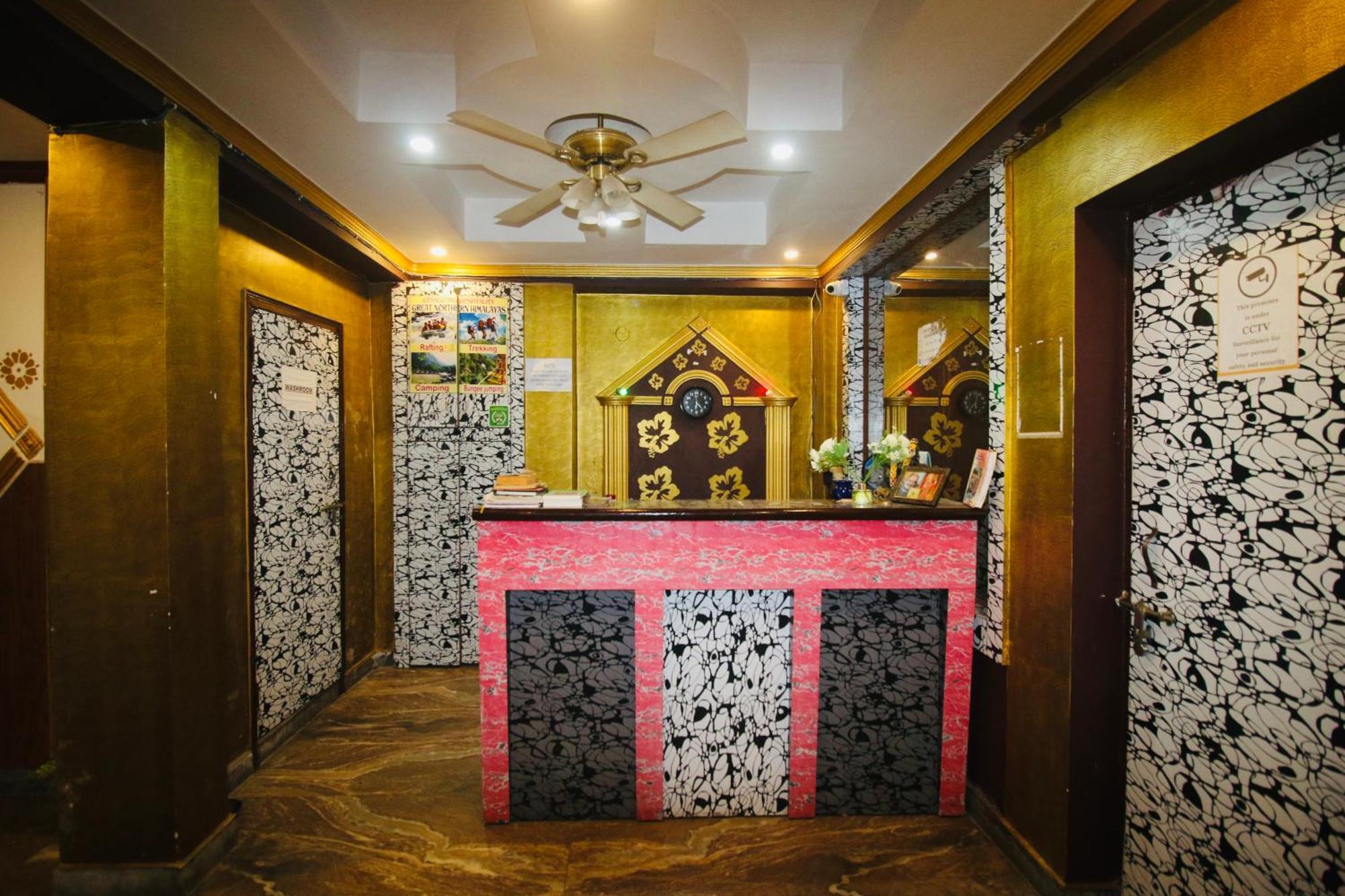Sattva Cafe And Motel Rishīkesh Екстериор снимка